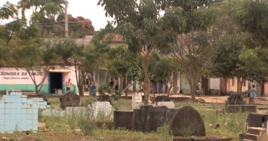 Prefeito de Itabela quer fazer praça em cima de cemitério desativado Prefeito de Itabela quer fazer praça em cima de cemitério desativado