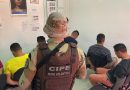Com apoio da PM, PF prende 6 suspeitos tentando embarcar com malas de dinheiro em Porto Seguro Com apoio da PM, PF prende 6 suspeitos tentando embarcar com malas de dinheiro em Porto Seguro