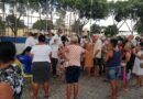 Eunápolis dá mau exemplo e aglomera idosos em praça para vacinação Eunápolis dá mau exemplo e aglomera idosos em praça para vacinação