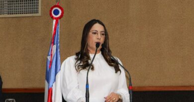Deputada Cláudia Oliveira pede convocação do DNIT para esclarecer obras na ponte do Rio Jequitinhonha
