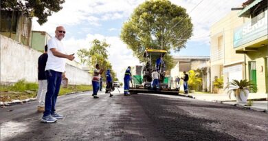 Prefeito Robério vistoria obras em diversos bairros de Eunápolis