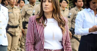 Deputada Claudia Oliveira recebe Medalha do Mérito Três Marias em solenidade pelo Dia da Mulher