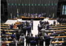 Deputados aprovam PEC do fim da jornada 6×1