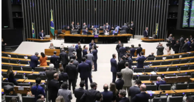 Deputados aprovam PEC do fim da jornada 6×1