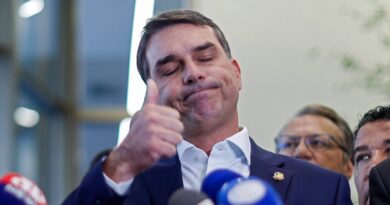 Flávio Bolsonaro desembarca nos Estados Unidos sem agenda confirmada