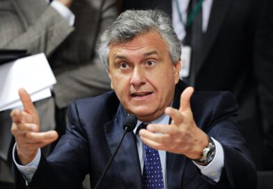PSD oficializa Caiado candidato a presidente
