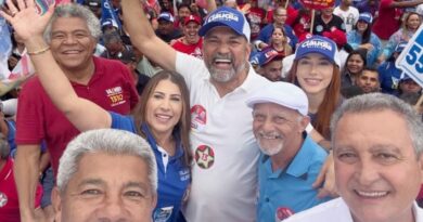 Caminhada com Jerônimo foi gigante e vibrante, sacudindo Eunápolis