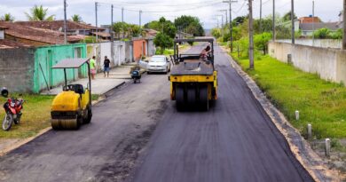 Mais asfalto chegando aos bairros: Alecrim II, Nova Eunápolis, Colônia e Santa Isabel Mais asfalto chegando aos bairros: Alecrim II, Nova Eunápolis, Colônia e Santa Isabel